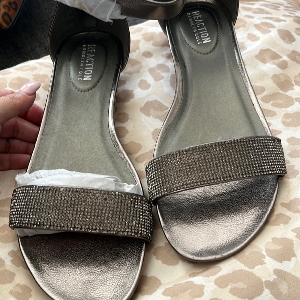 Kenneth Cole reaction sandals